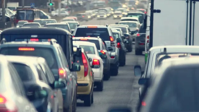 HSR Layout Flyover Closure Sparks Chaos on Bengaluru Outer Ring Road