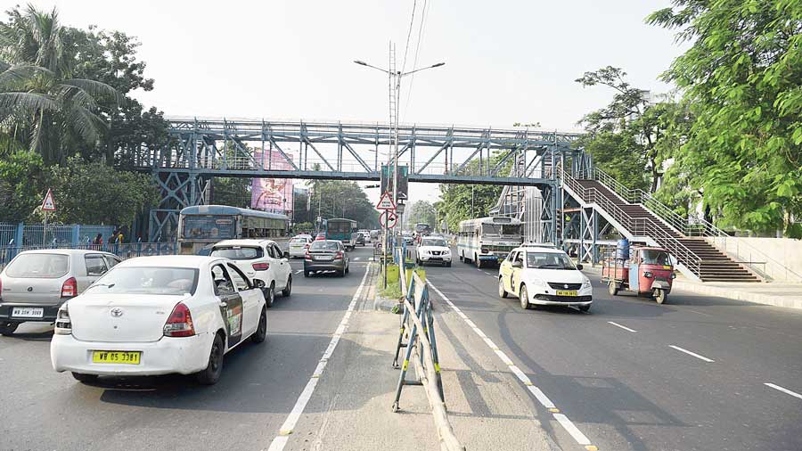 Urgent repairs planned for Kolkata Lake Town FOB, Patipukur underpass