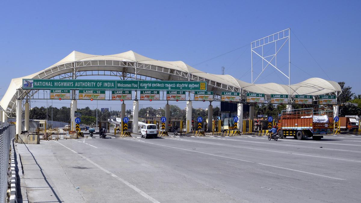 Bengaluru-Mysuru Expressway Sees Toll Crackdown, Commuters Protest