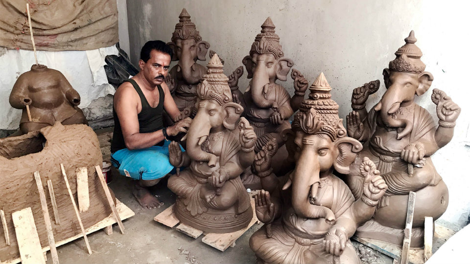 Thane Bans POP Idols, Encourages Eco-Friendly Ganeshotsav