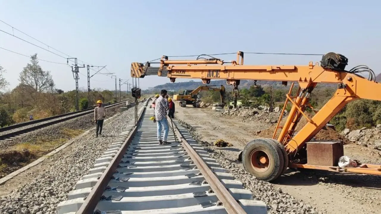 New Rake Marks Progress for Panvel-Karjat Corridor