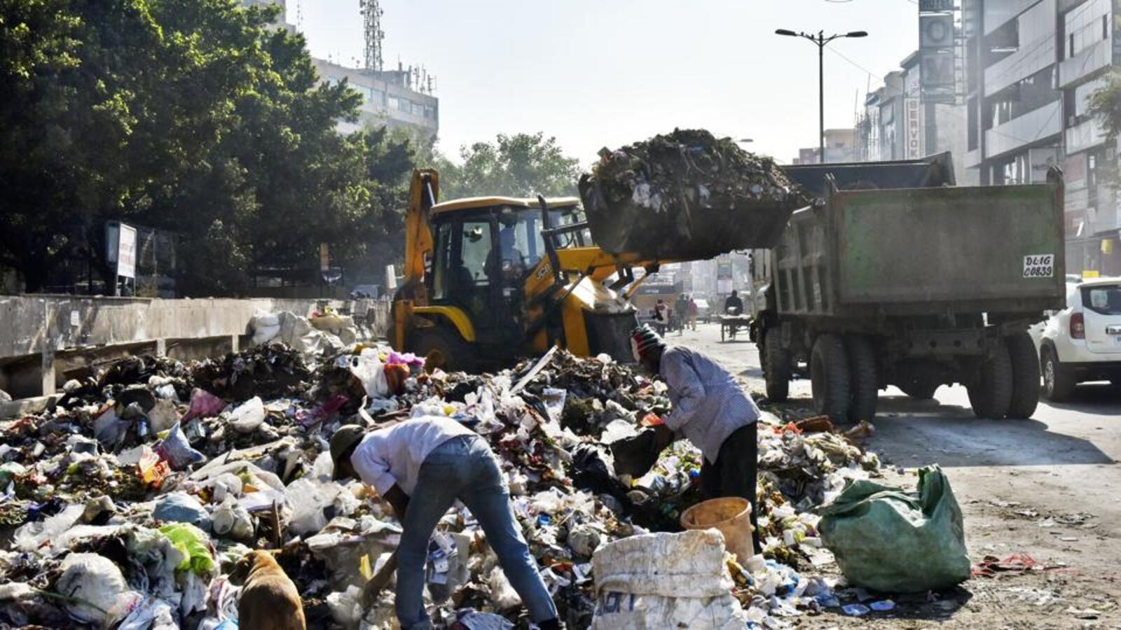 Delhi Mayor says no waste fees until better garbage service begins