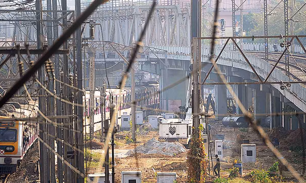 Bandra Railway Bridge Rebuilt Amid High Traffic Constraints