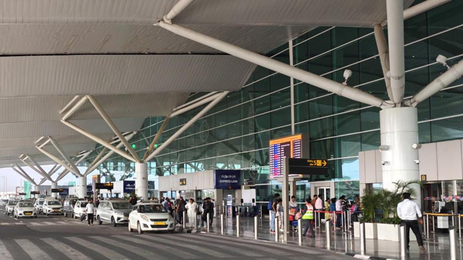 Delhi Airport Operations Affected by Wind Shifts and Runway Maintenance​