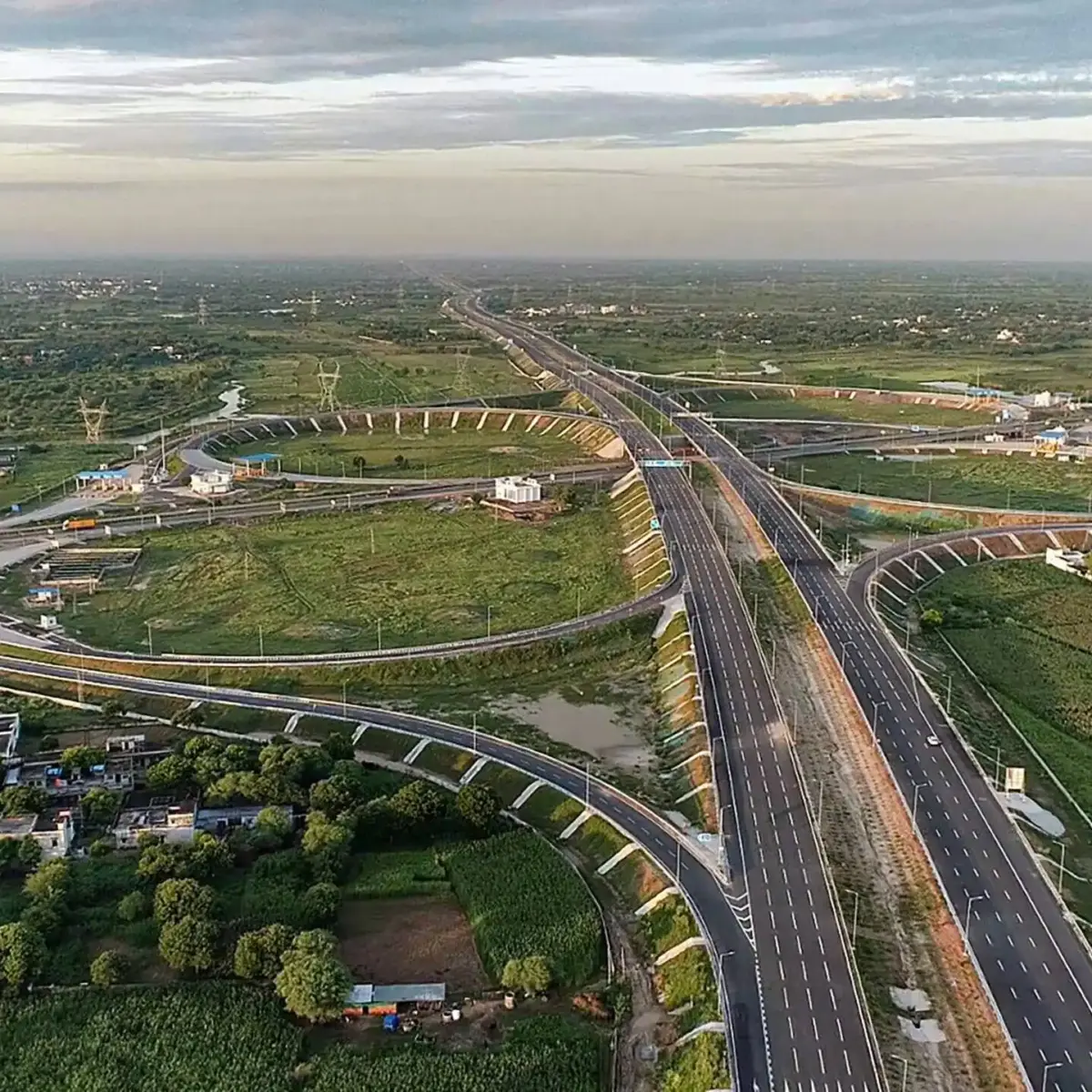 Delhi Mumbai Expressway Nears Completion