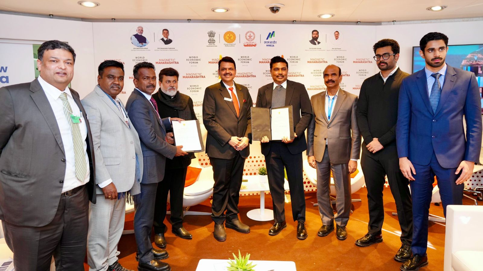 Maharashtra Signs Major MoUs Worth Rs 4 Lakh Crore to Enhance Mumbai Infrastructure