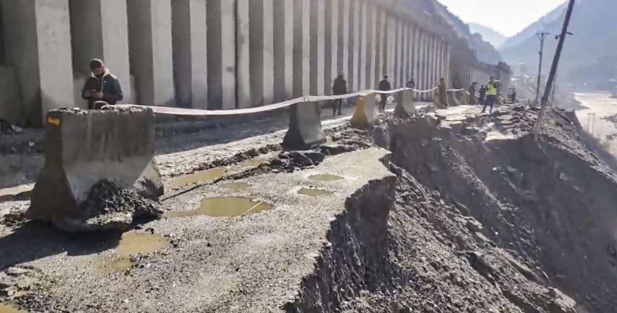 Jammu Srinagar Highway to Reopen in Six Days