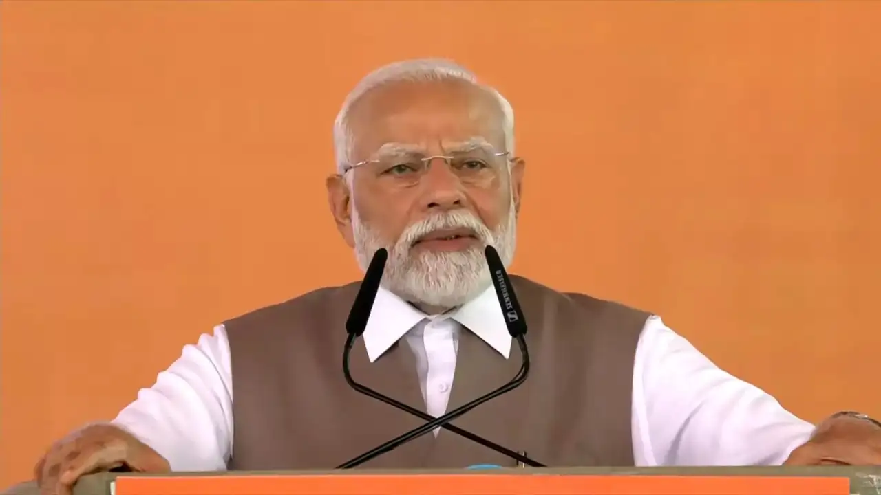 PM Unveils Rs 47600 Cr Projects in Kanpur