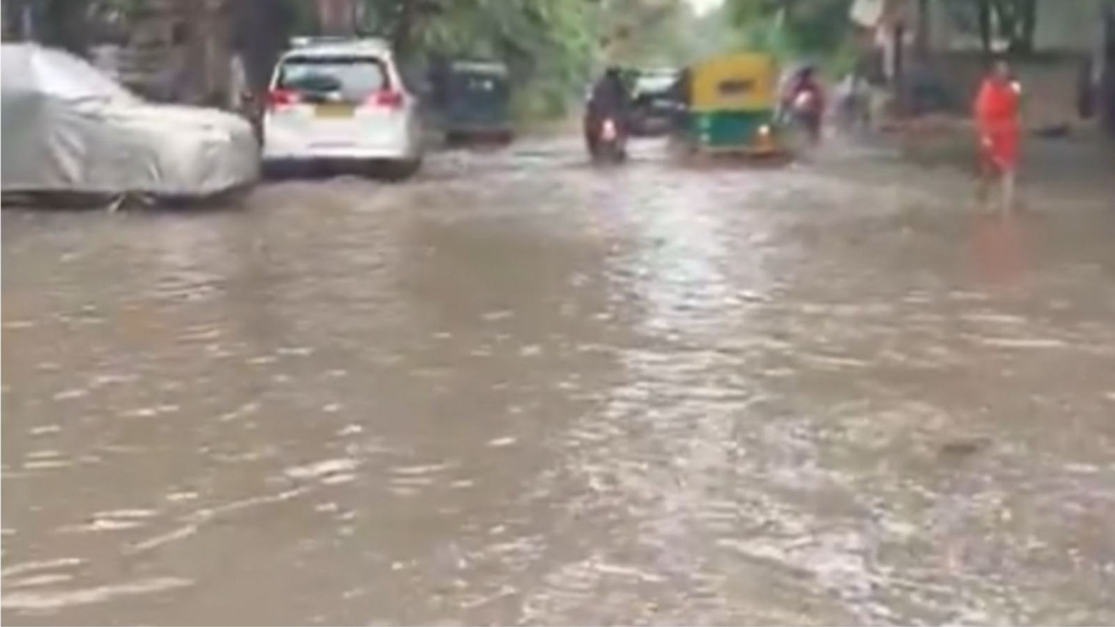 Delhis Weather A Double-Edged Sword of Relief and Disruption