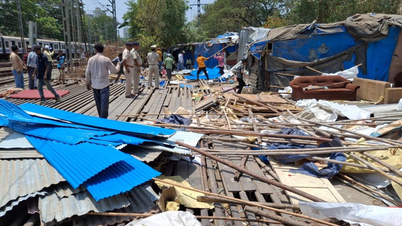 Borivali Slums Cleared in Railway Land Drive