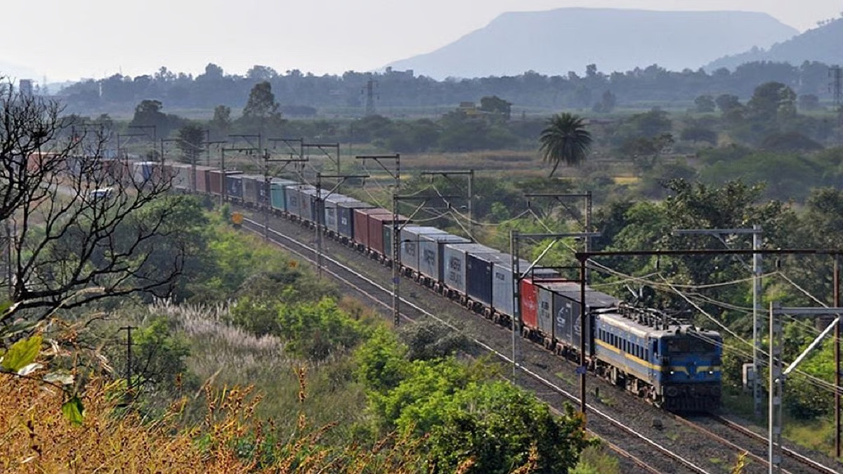 Indias Longest Rail Girder Launched in Kalamboli