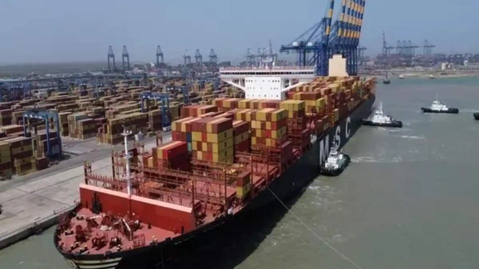 India Bans Pakistani Ships from Ports