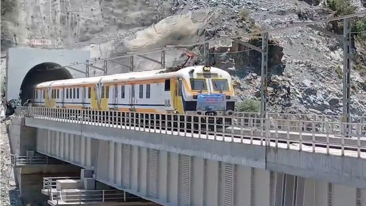 Indian Railways Starts Cherry Cargo Service to Mumbai