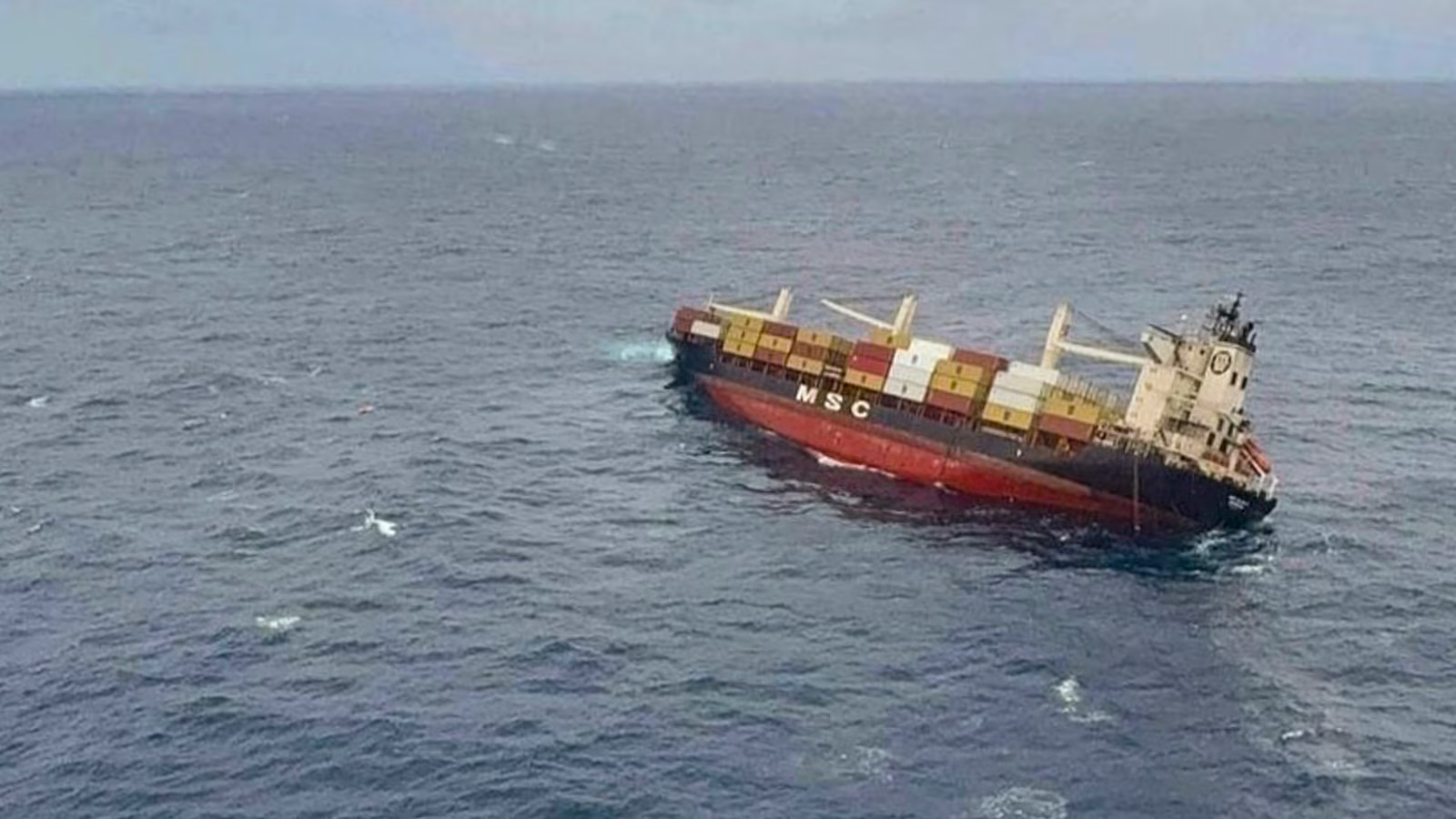 Kochi Port Hit by Major Oil Spill from Capsized Vessel