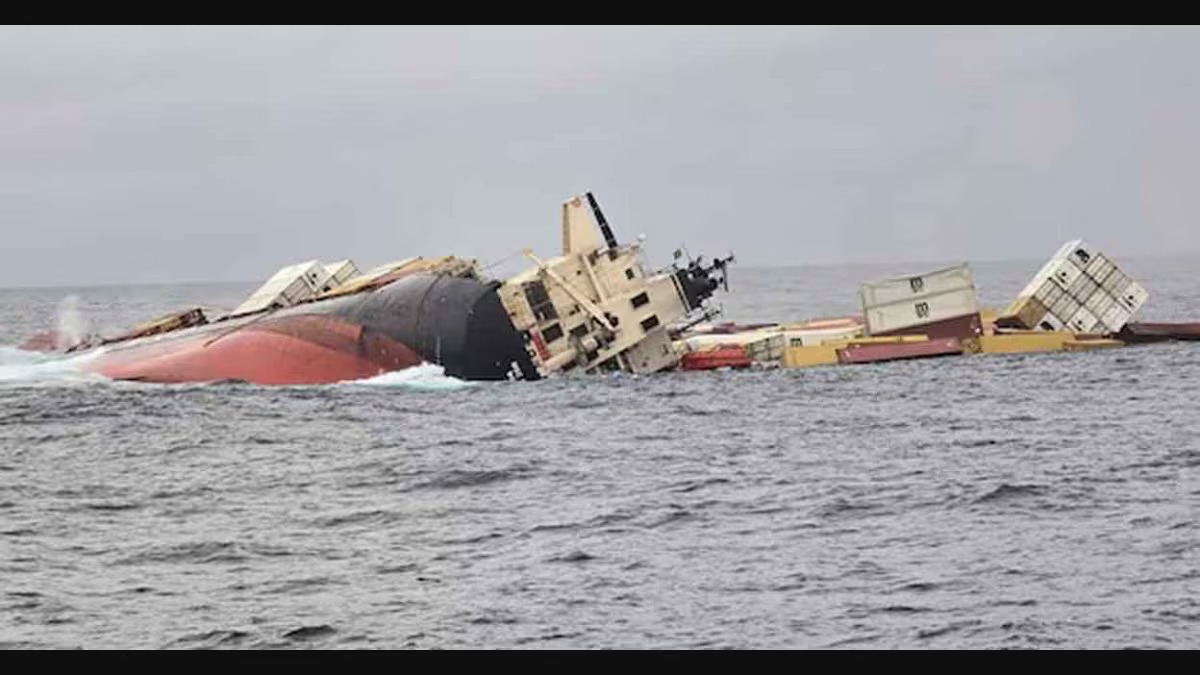 Kochi Ship Sinking Triggers Aid Environmental Concerns