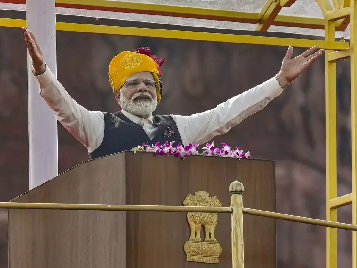 PM Modi CMs Chart Developed India 2047.