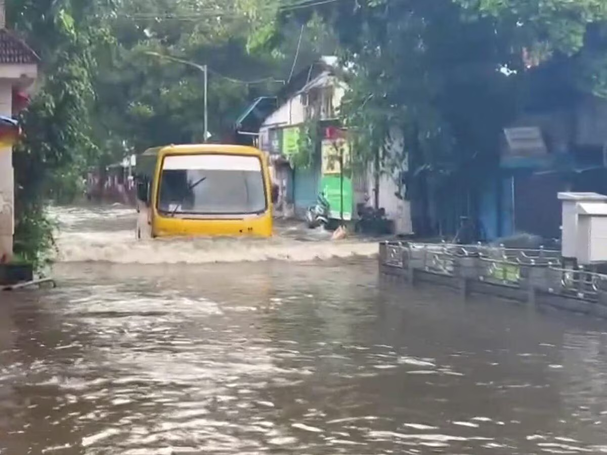 Pune Under Red Alert as Heavy Rains Lash Western Maharashtra