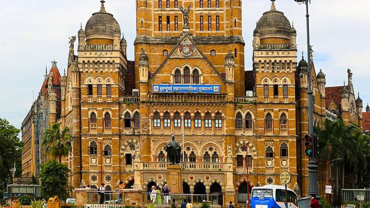 BMC Deploys Pink Army for Twice Daily Citywide Sweeping