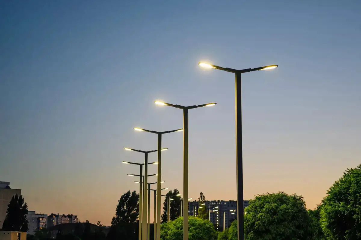 AMC Rs 15 Crore Smart Streetlight Plan Falters