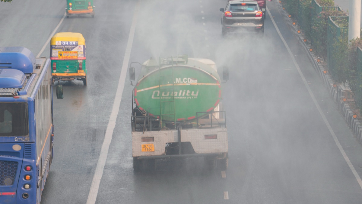Delhi Plans Artificial Rain to Combat Pollution