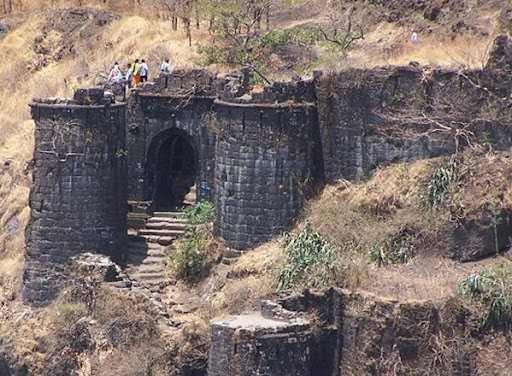 Sinhagad Fort Bans Plastic from June 1 Introduces Refundable Bottle Deposit