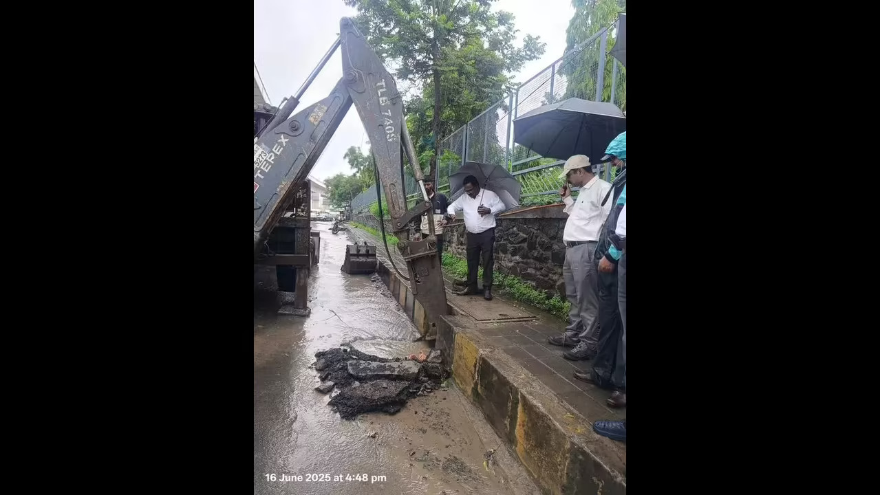Pune Clears Metro Debris Ahead of Palkhi Arrival