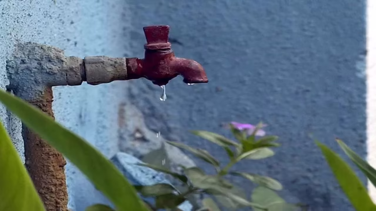 Andheri Faces Low Water Flow Due to Metro