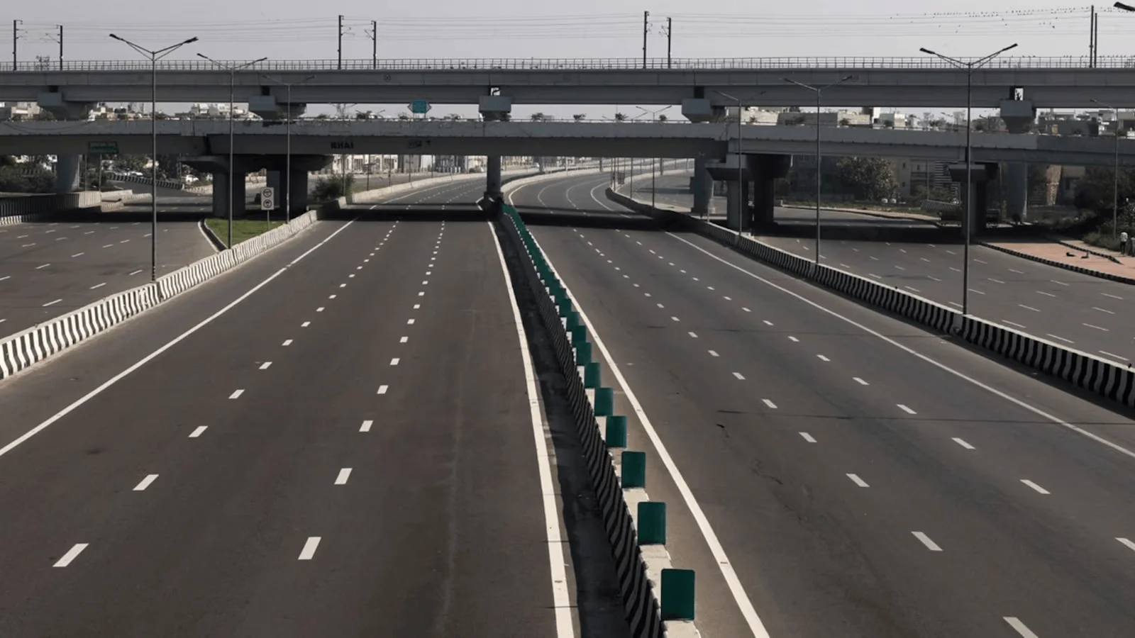 Hyderabad Minister Urges Expedited Land Acquisition For Major Road Projects