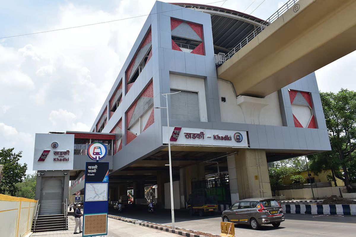 Punes Hinjawadi Sarpanch and residents oppose PCMC merger over taxes