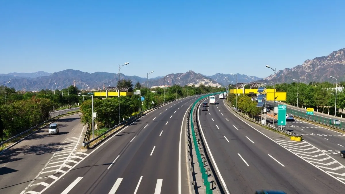 Pune to Bengaluru Expressway Set to Halve Travel Time by 2028