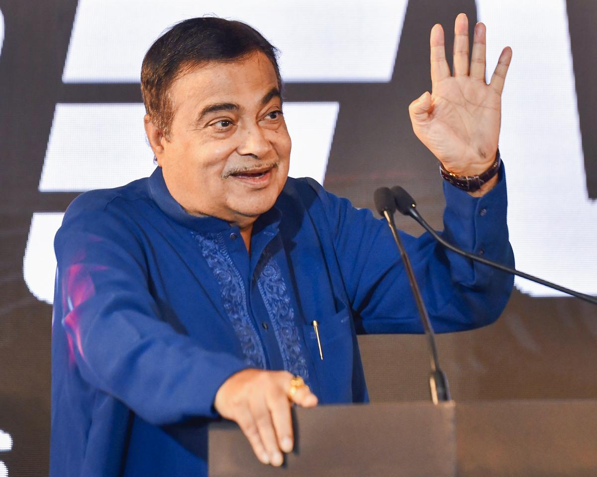 India Eyes Rs 22 Lakh Cr Oil Cut via Hydrogen