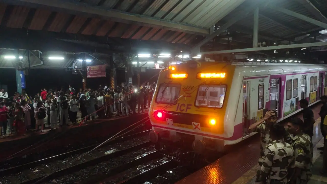 Mumbai Central Railway Fast Line Services Affected by Wire Break