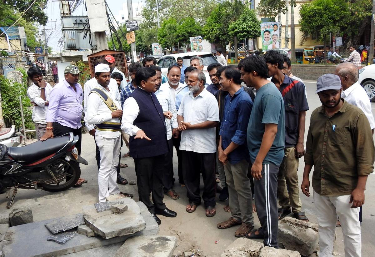 Guntur Boosts Civic Services With High-Tech Road Repair Fleet Rollout