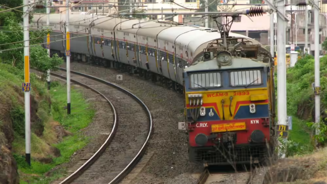 Mumbai Railways To Prepare Early Train Charts By 9 PM Day Before