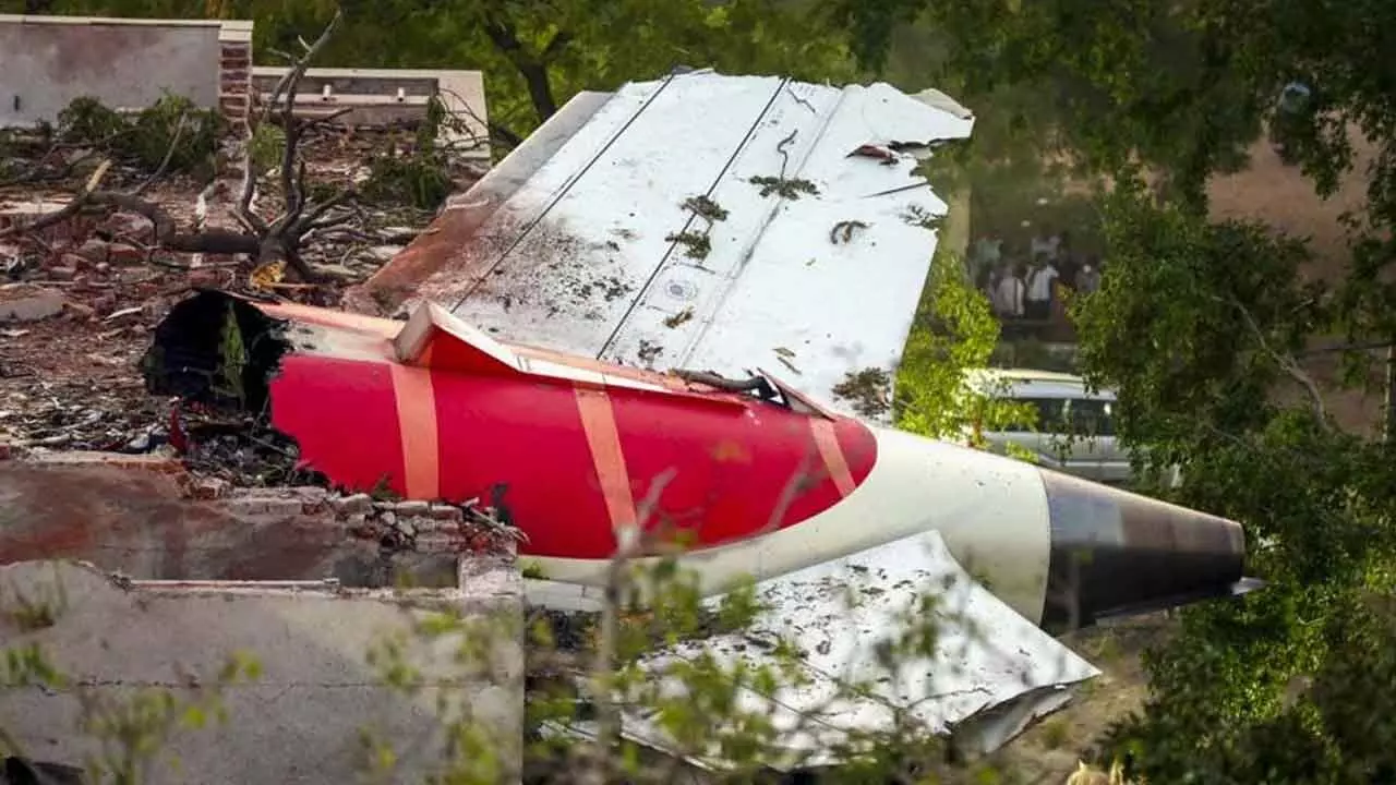 Ahmedabad Crash Sparks Fresh Concerns Over Boeing 787 Fuel Software Glitch
