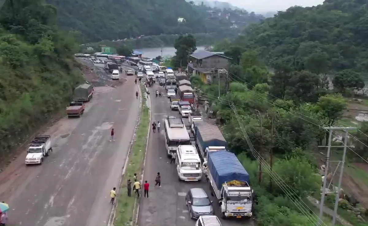 Mandi Landslides Cut Off Key Roads, Isolate Tourists and Locals