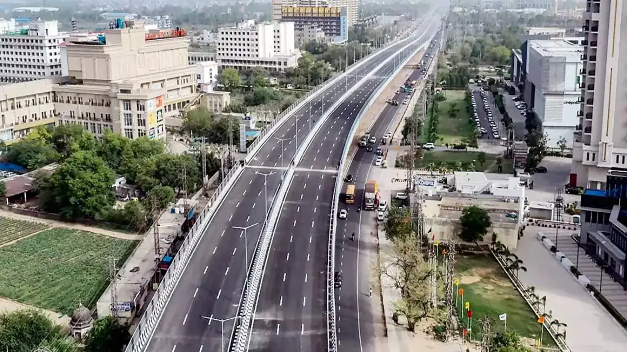 Delhi Seeks ₹1500 Crore Grant to Revamp Key City Road Corridors