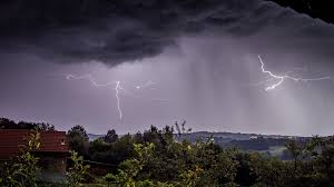 Kolkata Weather Alert Heavy Rain and Thunderstorms Expected