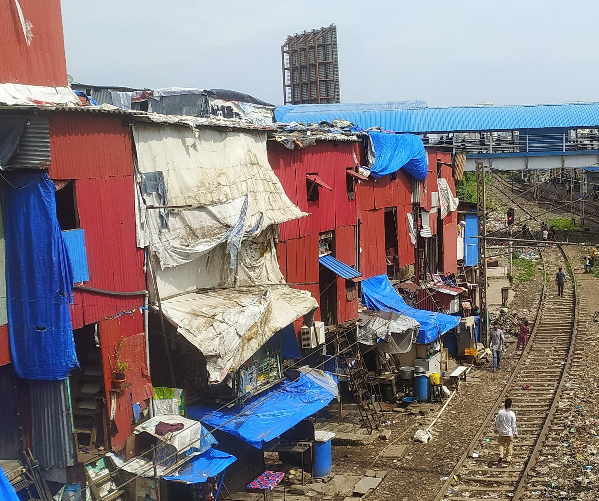Maharashtra grants CEO SRA power to fast‑track 2 lakh stalled homes
