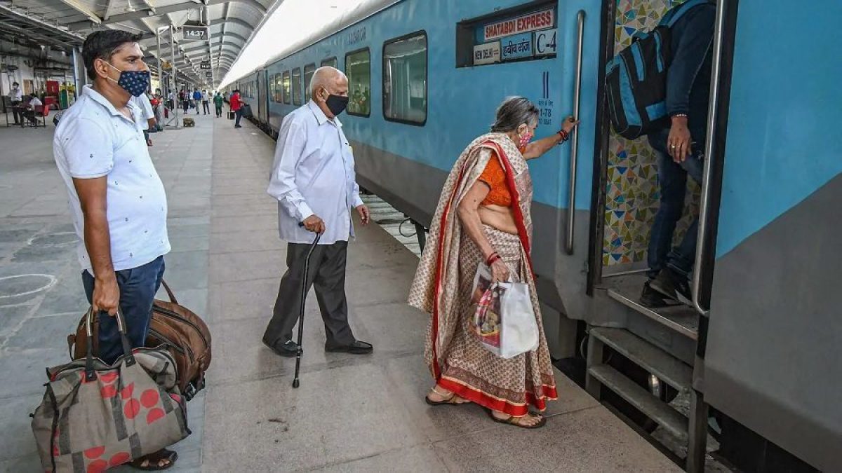 Mumbai Introduces Senior EMU Coach for Elder Comfort