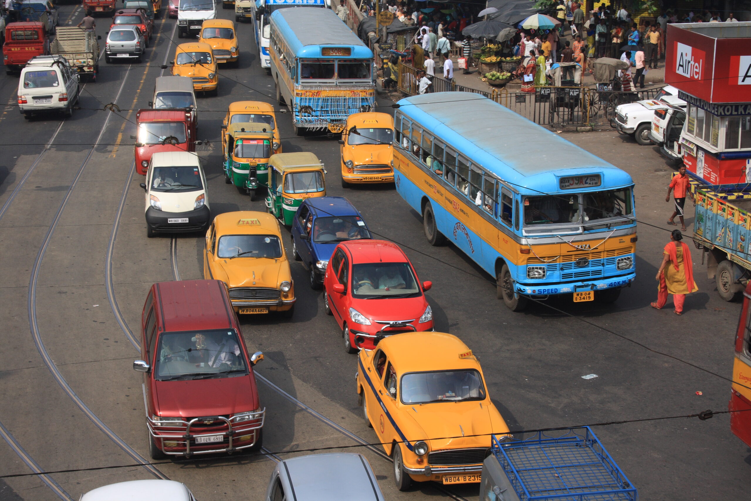 Kolkata Traffic Slows as Rally Crowds Disrupt Public Transport and Road Flow