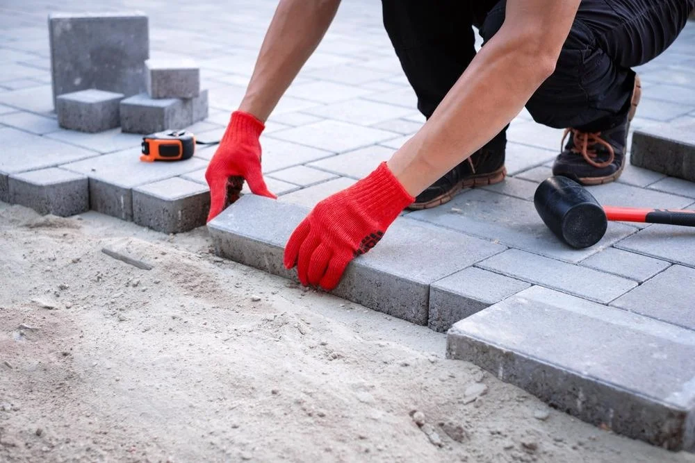 Wadi Municipality Converts Plastic Waste into Colourful Pavers Based