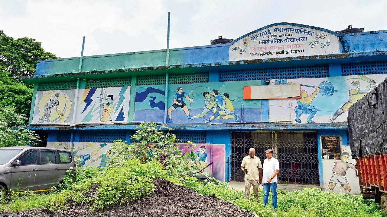 Mumbai Aarey Slum Toilets Inoperative Two Years After Inauguration