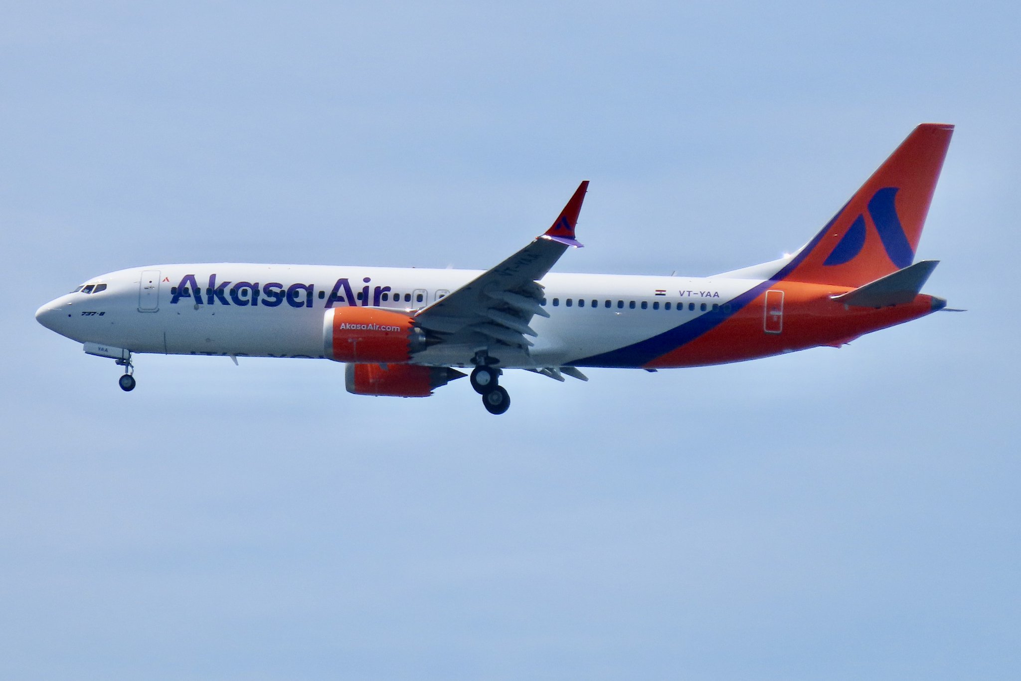 Pune Passengers Endure Extensive Delays Deboardings on Delhi and Kolkata Flights