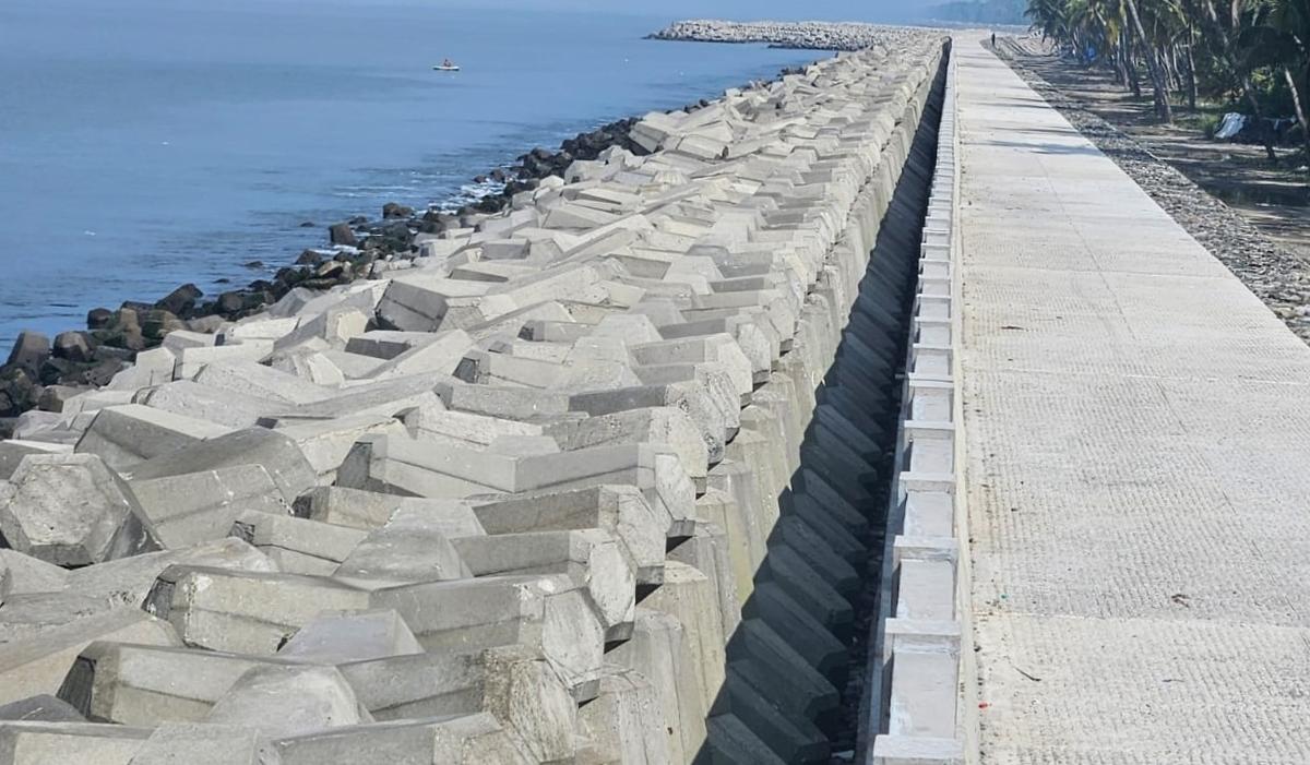Kochi Chellanam Residents Demand Expanded Seawall for Coastal Protection