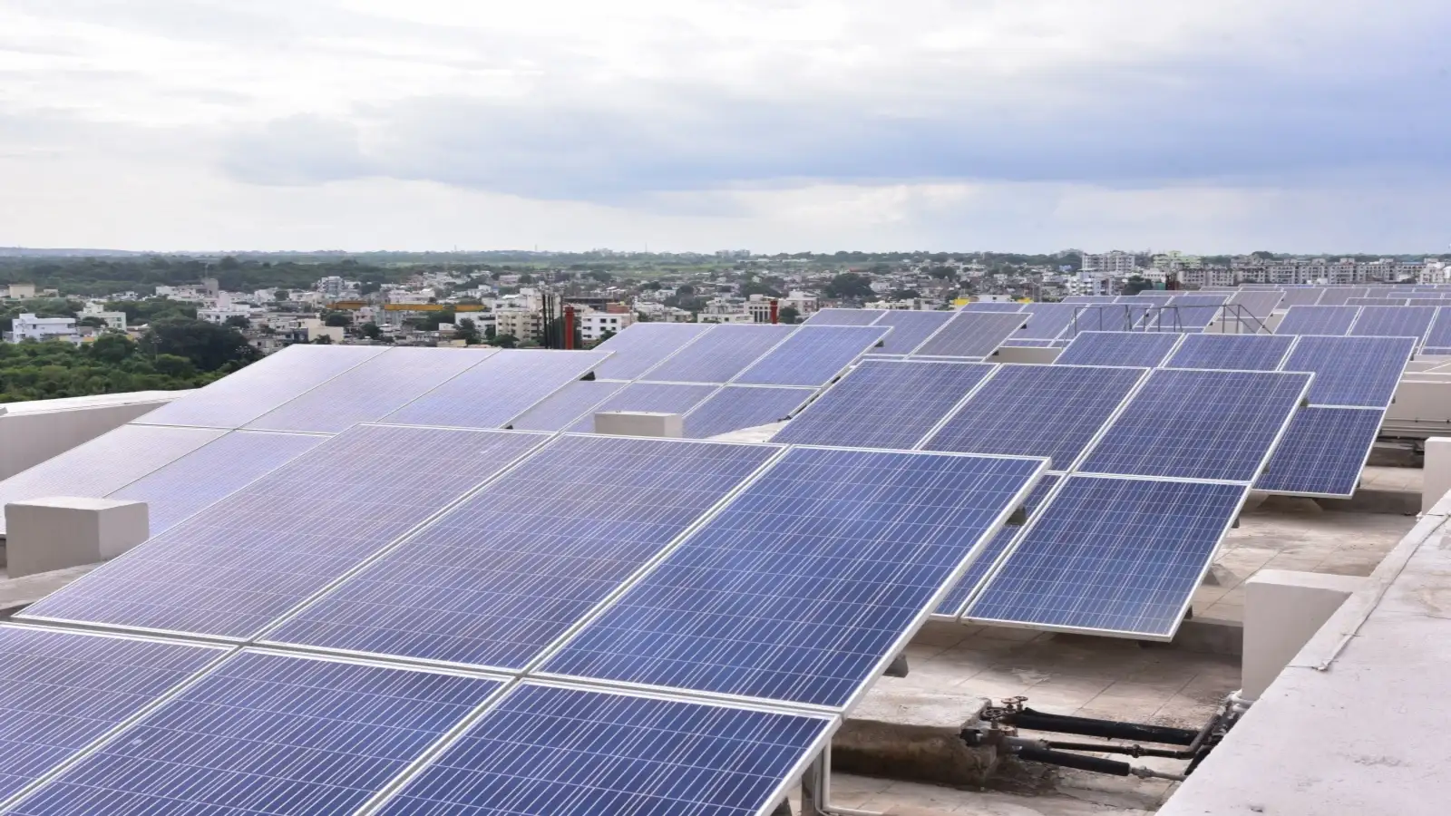 Delhi Accelerates Rooftop Solar Growth Amid Rising Energy Demands