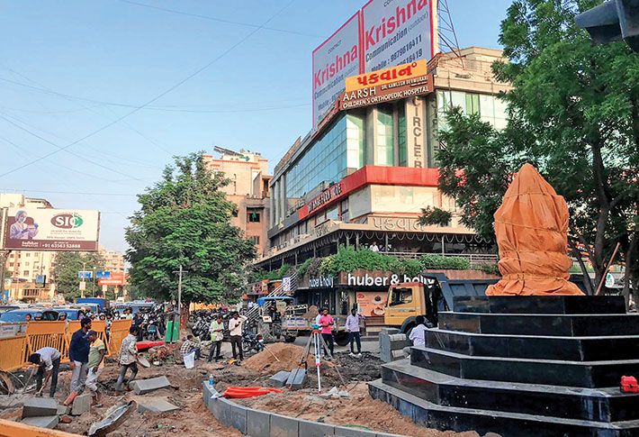 Ahmedabad Construction At Pakwan Road Causes Parking Business Losses