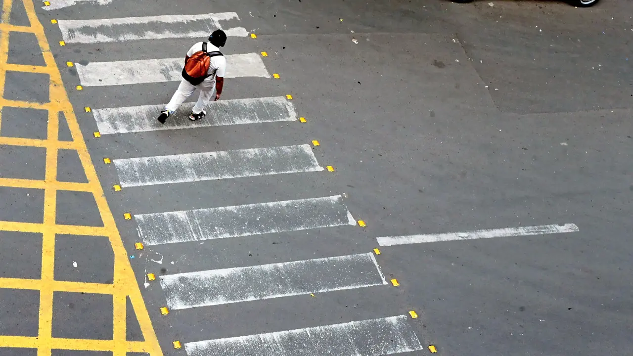 BMC delays Mumbai road marking repairs risking commuter safety daily