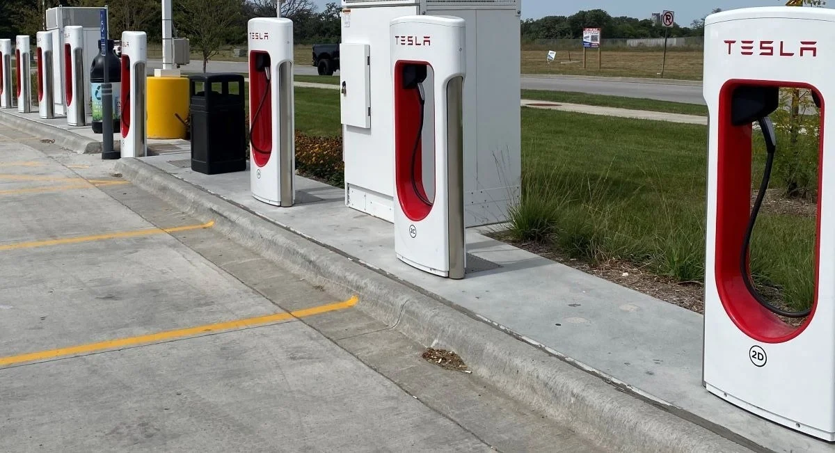 Pune Mumbai Expressway To Add Eight New EV Charging Stations