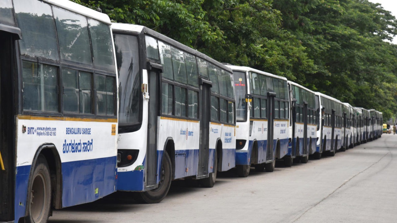 Bengaluru Launches Unlimited Weekly Pass for Vajra Bus User